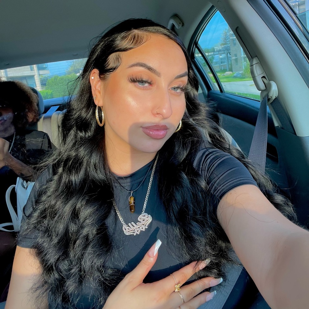 Meet your Posher, Bella